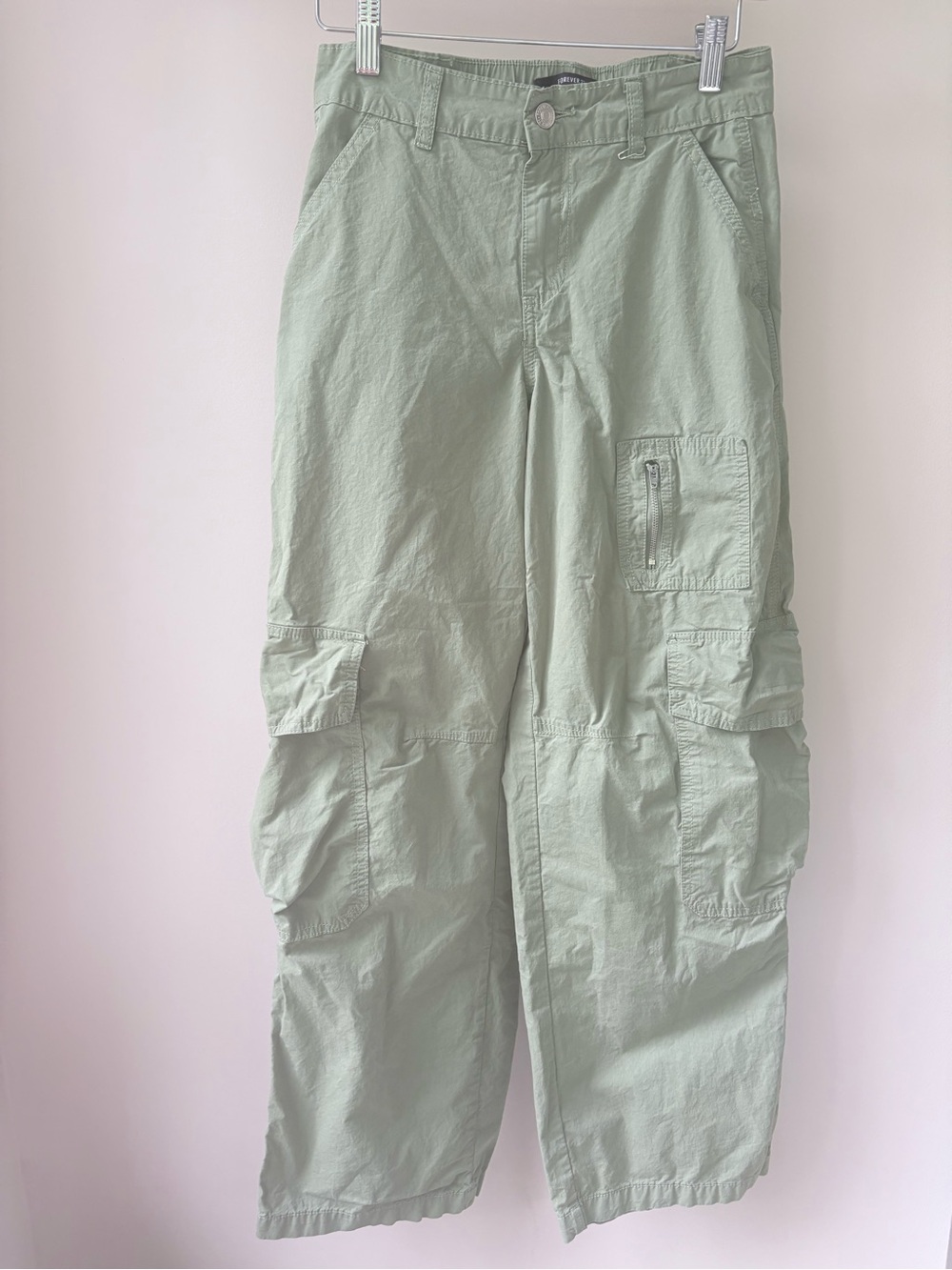 FOREVER 21 Light Sage Cargo Pants Casual Utility Style Loose Fit Size XS